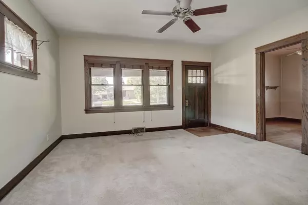 Joliet, IL 60435,822 N Raynor AVE