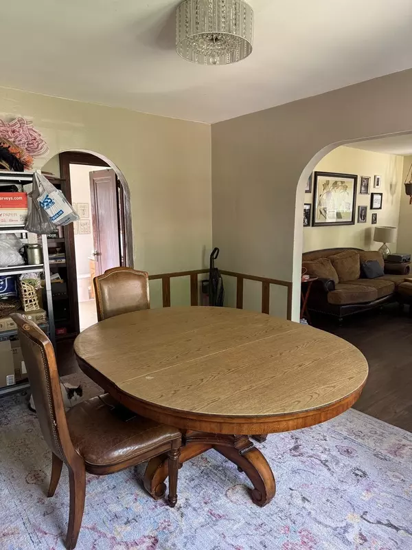 Steger, IL 60475,3035 Peoria ST