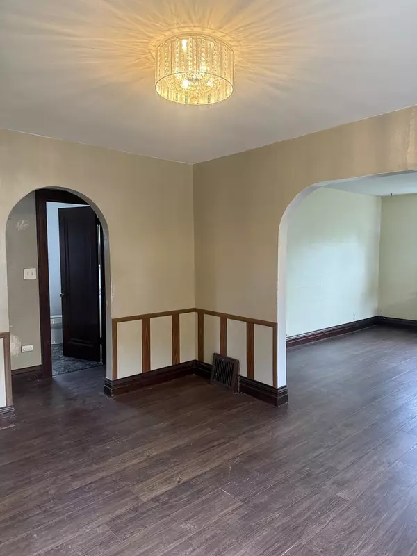 Steger, IL 60475,3035 Peoria ST