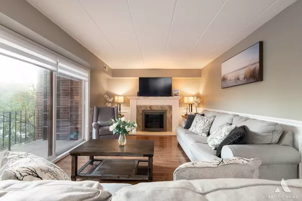 Orland Park, IL 60462,9910 Treetop DR #3904