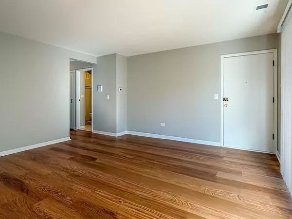 Des Plaines, IL 60016,9724 Bianco TER #A