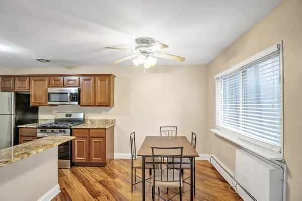 Arlington Heights, IL 60004,2604 N Windsor DR #206