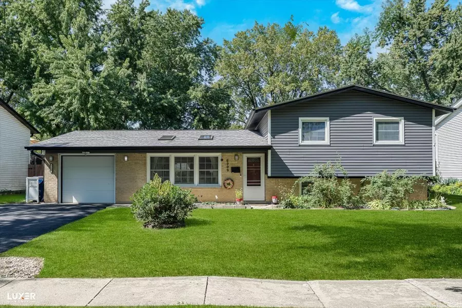 6908 Orchard LN, Hanover Park, IL 60133