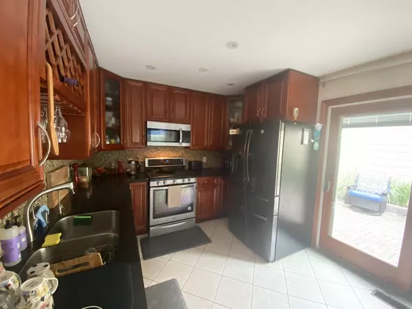 Naperville, IL 60563,1748 Brookdale RD