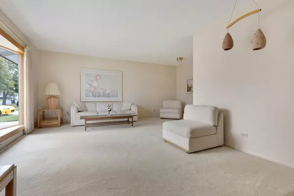 Elk Grove Village, IL 60007,509 SHADYWOOD LN