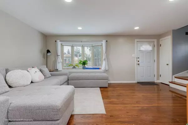 Chicago, IL 60652,3720 W 82nd ST