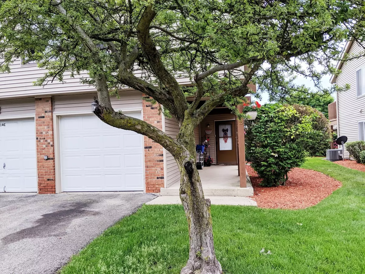 Bolingbrook, IL 60440,15 Marywood LN #C