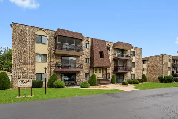 Crestwood, IL 60418,4955 134th PL #2A