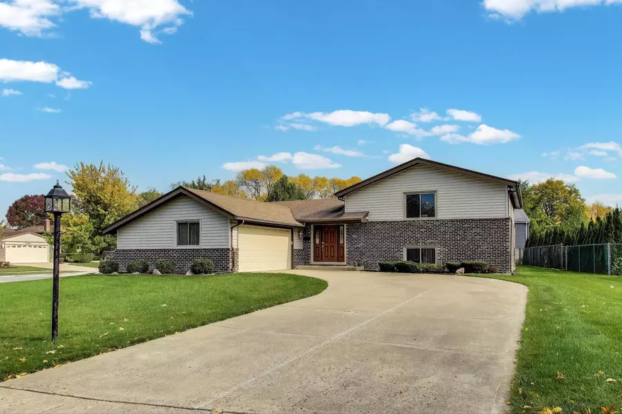 2616 N Prindle AVE, Arlington Heights, IL 60004