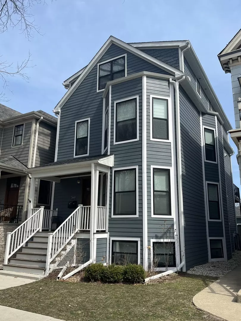 Chicago, IL 60618,3909 N Seeley AVE #1