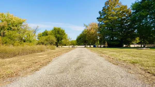 Bloomington, IL 61705,8533 N 1900 East RD