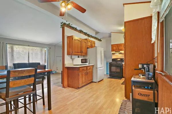 Holiday Hills, IL 60051,1711 Beechnut DR