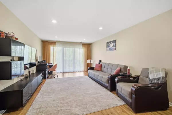 Buffalo Grove, IL 60089,51 Old Oak DR #414