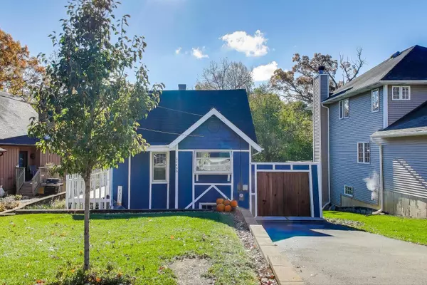 Mundelein, IL 60060,21465 W Crescent DR