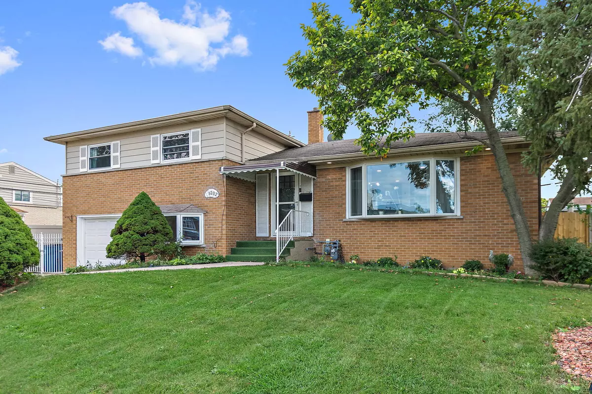 Melrose Park, IL 60160,1202 Elsie DR