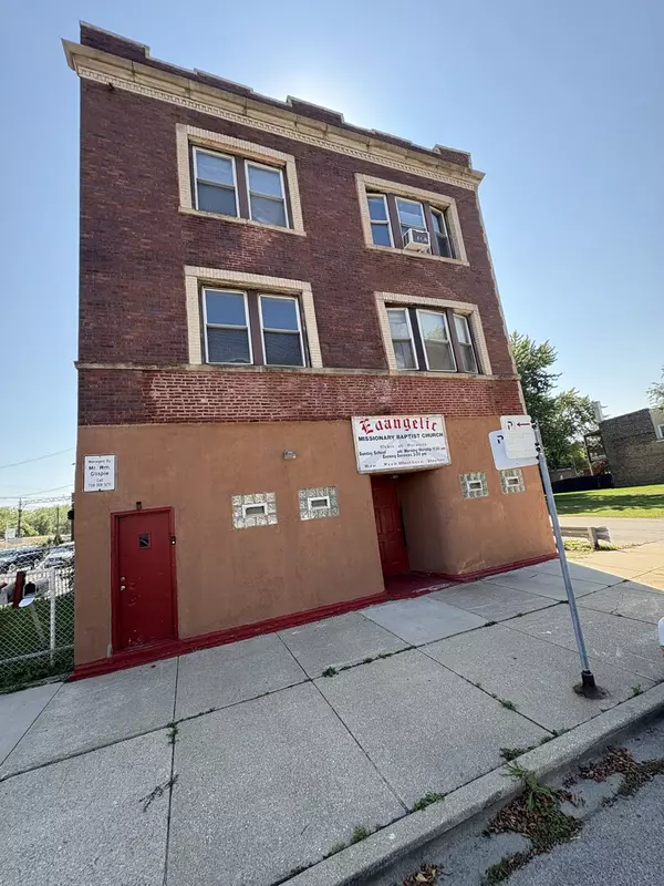 391 E Kensington AVE, Chicago, IL 60628