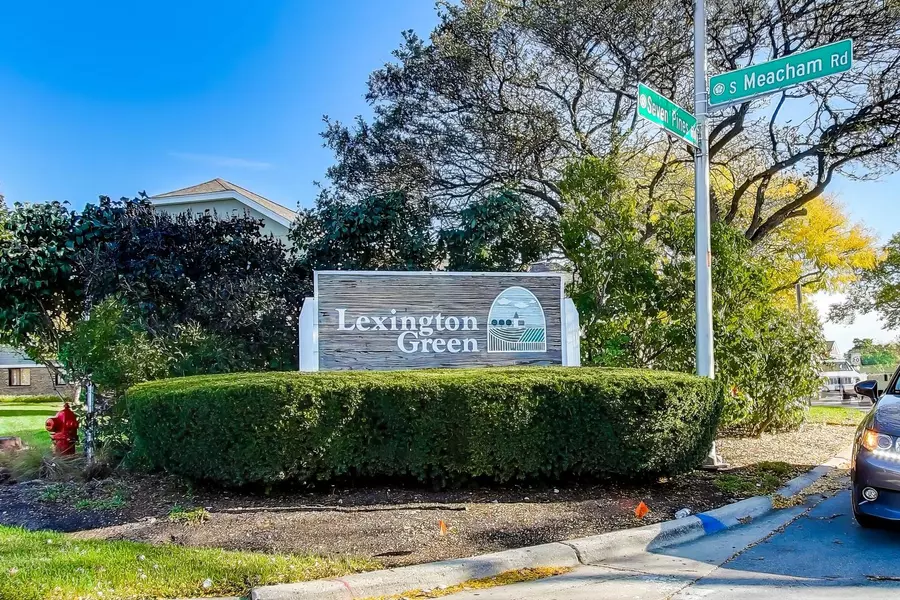 321 Woodbury CT #D2, Schaumburg, IL 60193