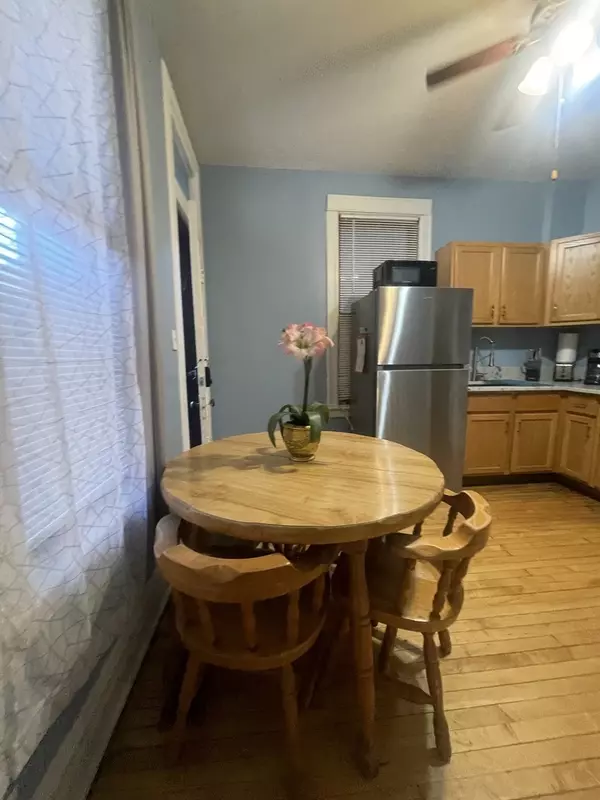 Chicago, IL 60608,2107 W Coulter ST #1R