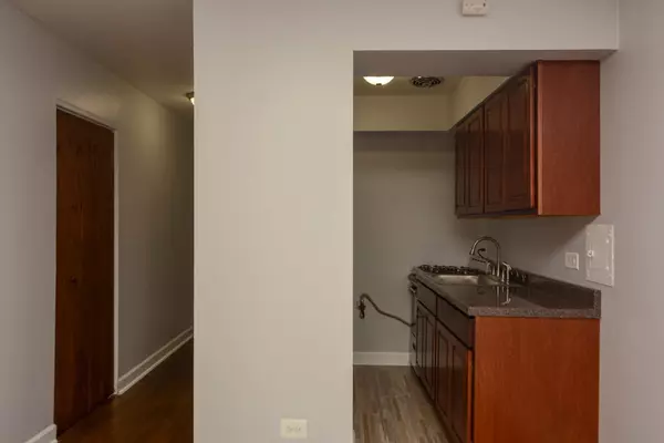 Chicago, IL 60660,1040 W HOLLYWOOD AVE #320