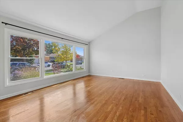 Niles, IL 60714,8846 N Ozanam AVE