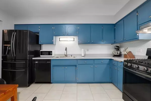 River Grove, IL 60171,3023 N Paris AVE #108