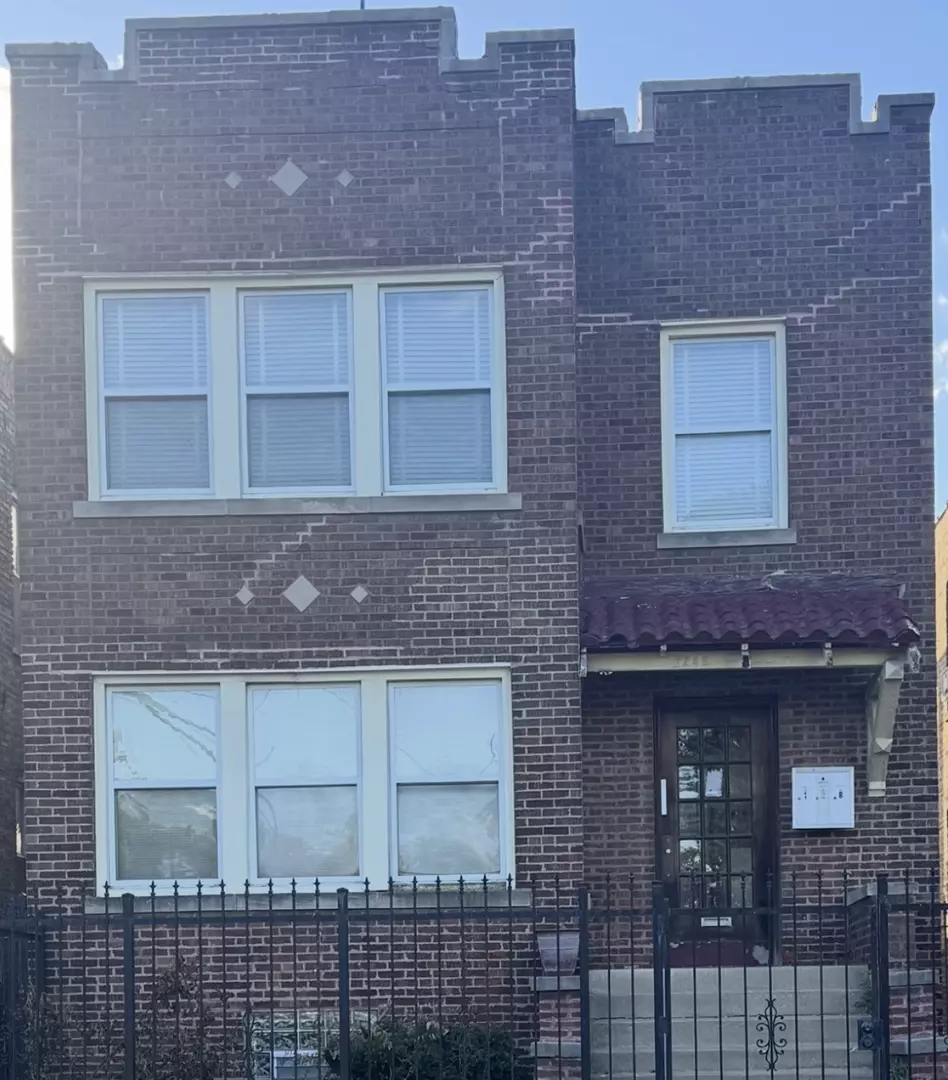 Chicago, IL 60649,7246 S East End AVE