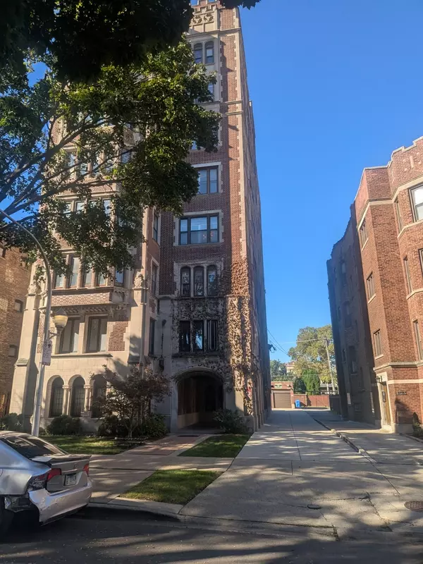 6740 S Oglesby AVE #2, Chicago, IL 60649