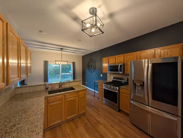 South Elgin, IL 60177,671 Fieldcrest DR