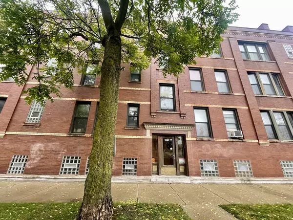 Chicago, IL 60647,3270 W Dickens AVE #2