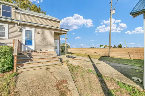 Ivesdale, IL 61851,23 County Road 300 North