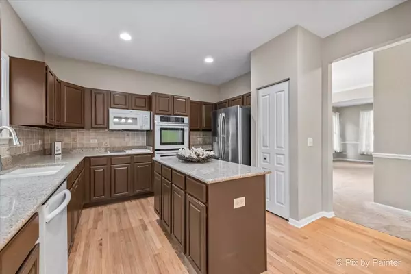 Grayslake, IL 60030,1050 Williamsburg CIR