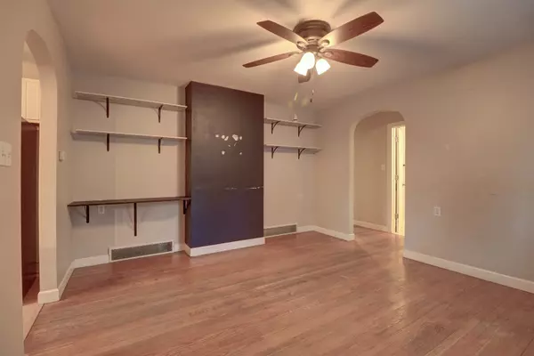 Rock Falls, IL 61071,701 W 10th ST