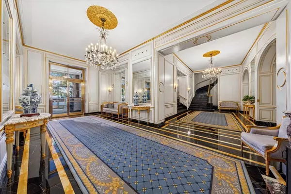 Chicago, IL 60611,179 E Lake Shore DR #19S