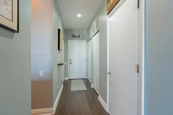 Chicago, IL 60642,950 W Huron ST #302