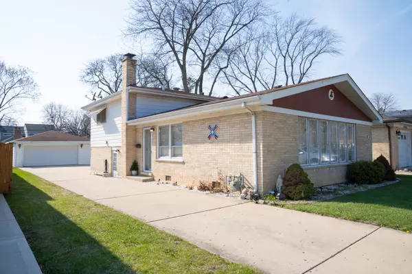 214 S Mount Prospect RD, Mount Prospect, IL 60056