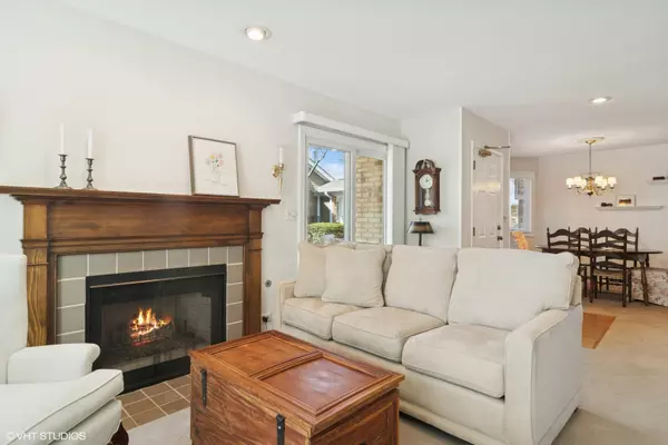 Buffalo Grove, IL 60089,1027 Courtland DR #1027