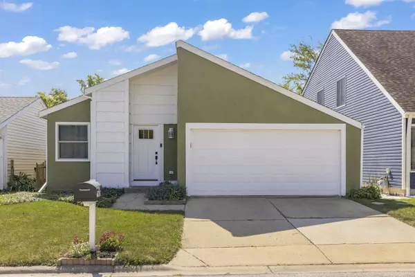 6386 Kindling CT, Lisle, IL 60532