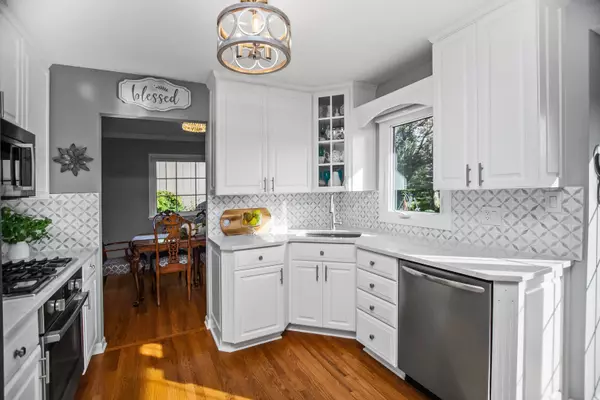 Westmont, IL 60559,45 James DR