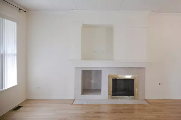 Vernon Hills, IL 60061,501 Saddlebrook LN #501