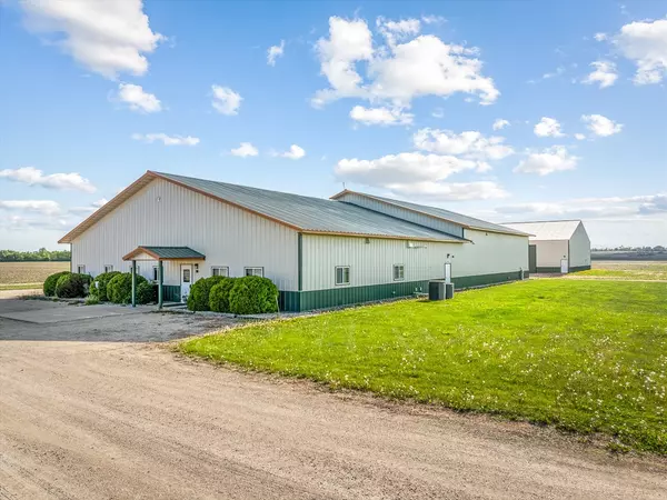 11635 Wange RD, Capron, IL 61012