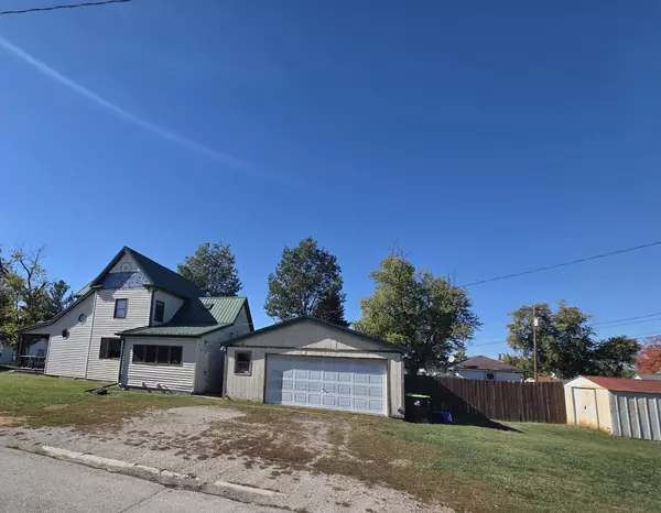Clinton, IL 61727,623 E Clay ST
