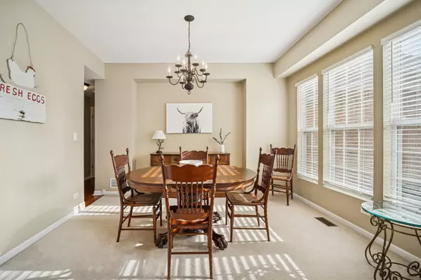 Carpentersville, IL 60110,4021 Stratford LN