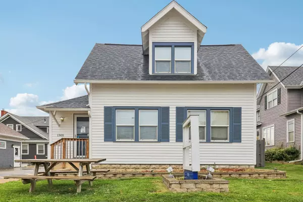 Mchenry, IL 60050,1305 Court ST
