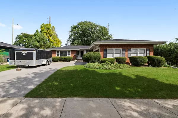 675 S Edgewood AVE, Elmhurst, IL 60126