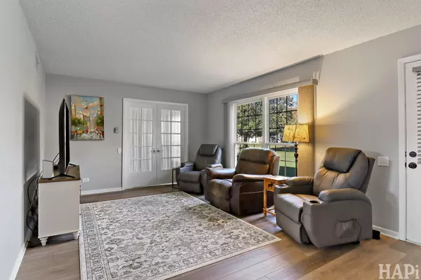 Fox Lake, IL 60020,7216 Oxford CIR #230