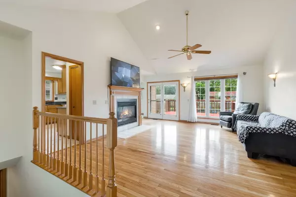 Joliet, IL 60433,206 1/2 Redbud DR