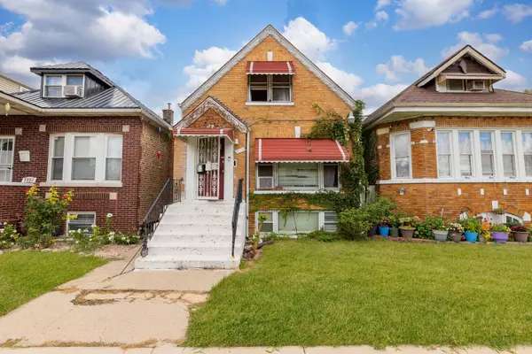7255 S Artesian AVE, Chicago, IL 60629