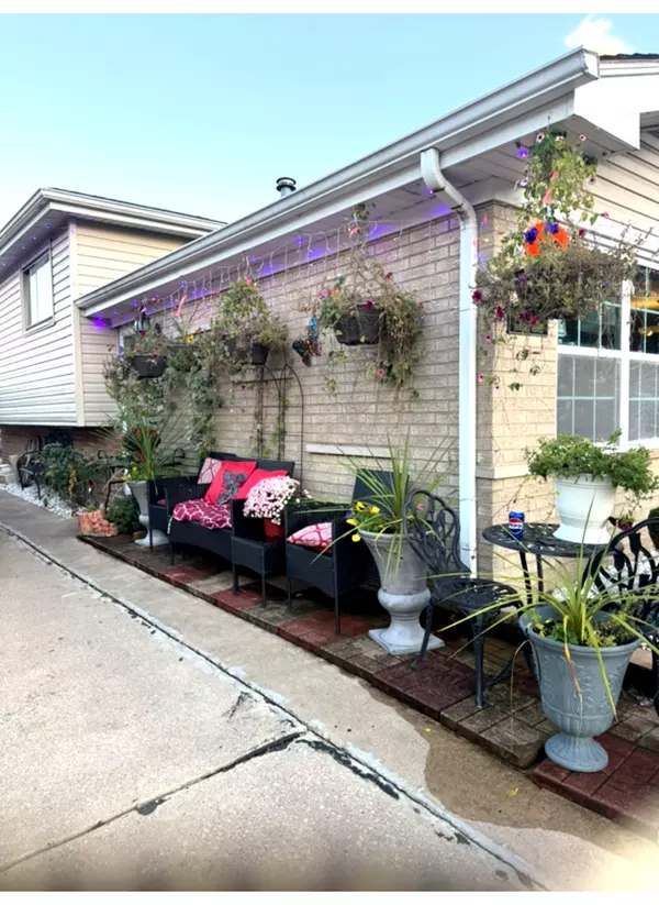Burnham, IL 60633,14241 S Marquette AVE