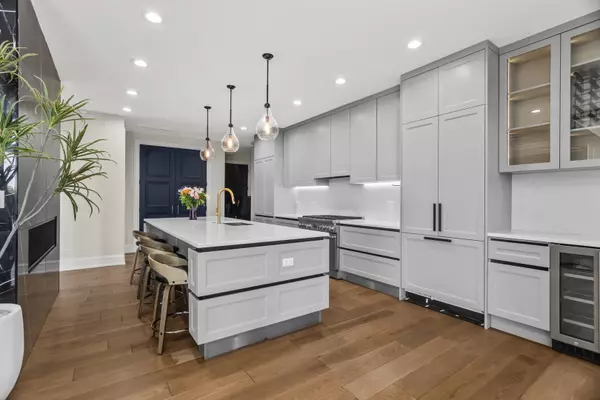 Chicago, IL 60614,1425 W Fullerton AVE #3N