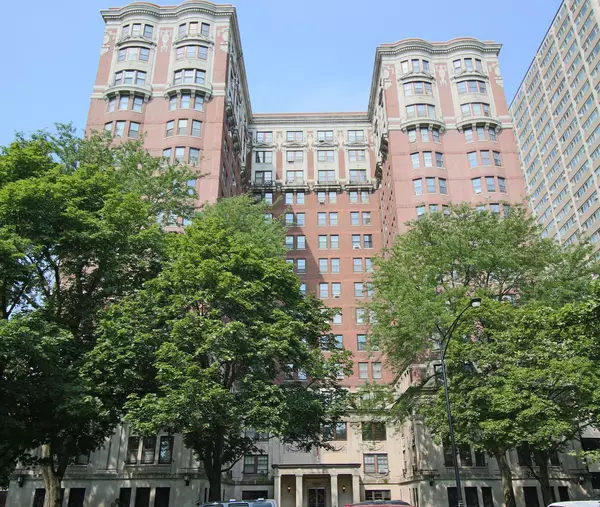 Chicago, IL 60640,5000 N Marine DR #6C